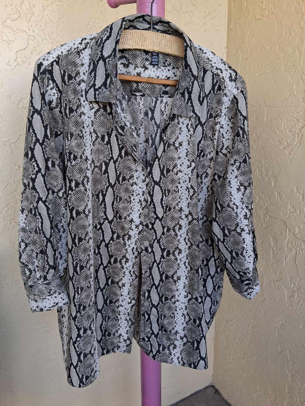 Ellen Tracy Neutral Snake-Print Blouse in Black and Cream